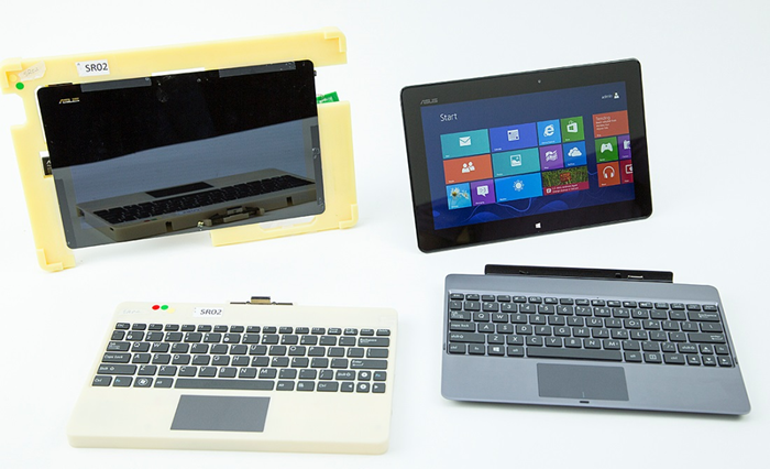Two laptop PCs side-by-side