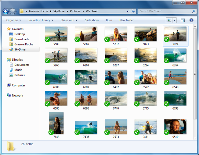 Windows 탐색기의 파일 경로 ...SkyDrive\Pictures\We Shred에 표시된 25장의 사진