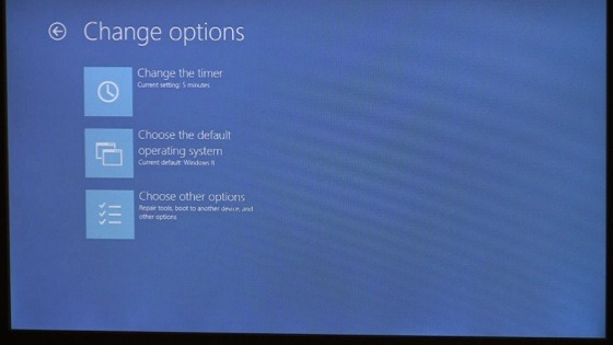 기본 제목이 있는 화면: 옵션 변경, 옵션 1: 타이머 변경, 옵션 2: 기본 OS 변경, 옵션 3: 기타 옵션 선택, 복구 도구, 다른 장치로 부팅, 기타 옵션