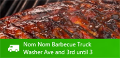 Изображение мяса на гриле, эмблема в виде фургона и текст обновления: Nom Nom Barbecue Truck, угол Washer Ave и 3-й, до 3