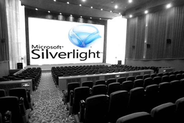 Movie theatre with the Silverlight logo projected on the screen