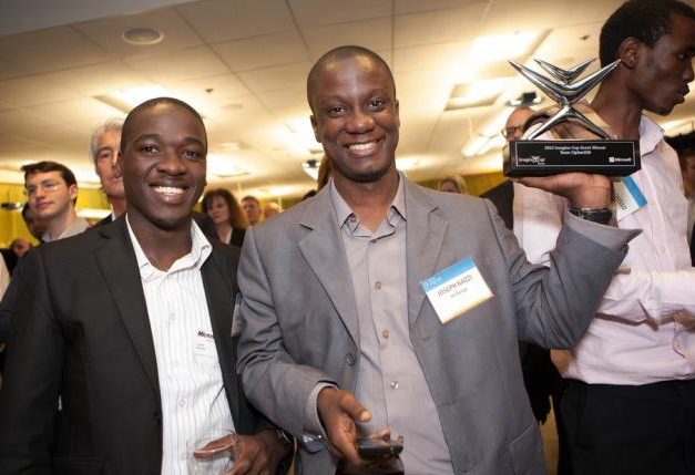 Vencedores Concessão de Subvenção 2012: Equipa Cipher256, Uganda. Aaron Tushabe, Joshua Okello, Dr. Davis Musinguzi, Josiah Kavuma e Joseph Kaizzi